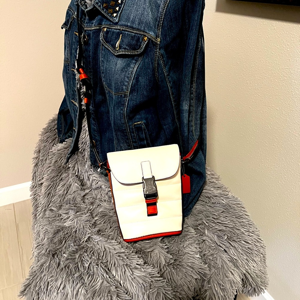 Track Small Flap Crossbody With Quilting Gunmetal/Charcoal